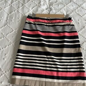 Banana Republic Black and White Pencil Skirt Knee-length Workwear